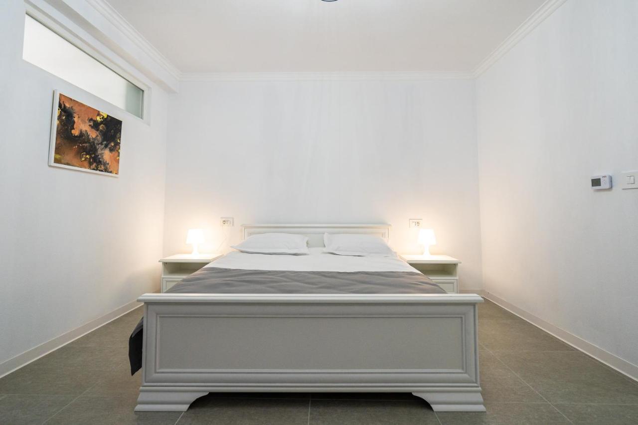 Armada Aparthotel Alba Iulia Esterno foto