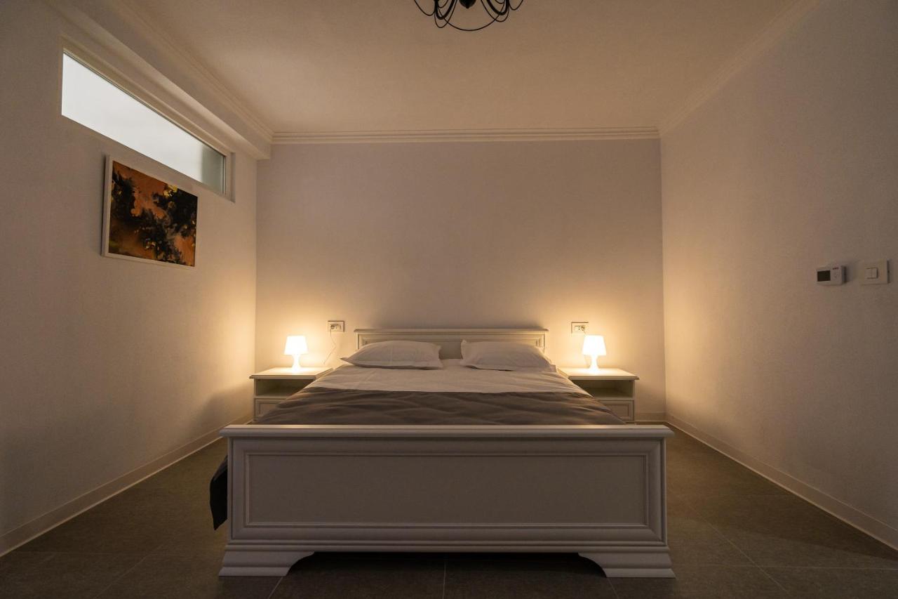Armada Aparthotel Alba Iulia Esterno foto