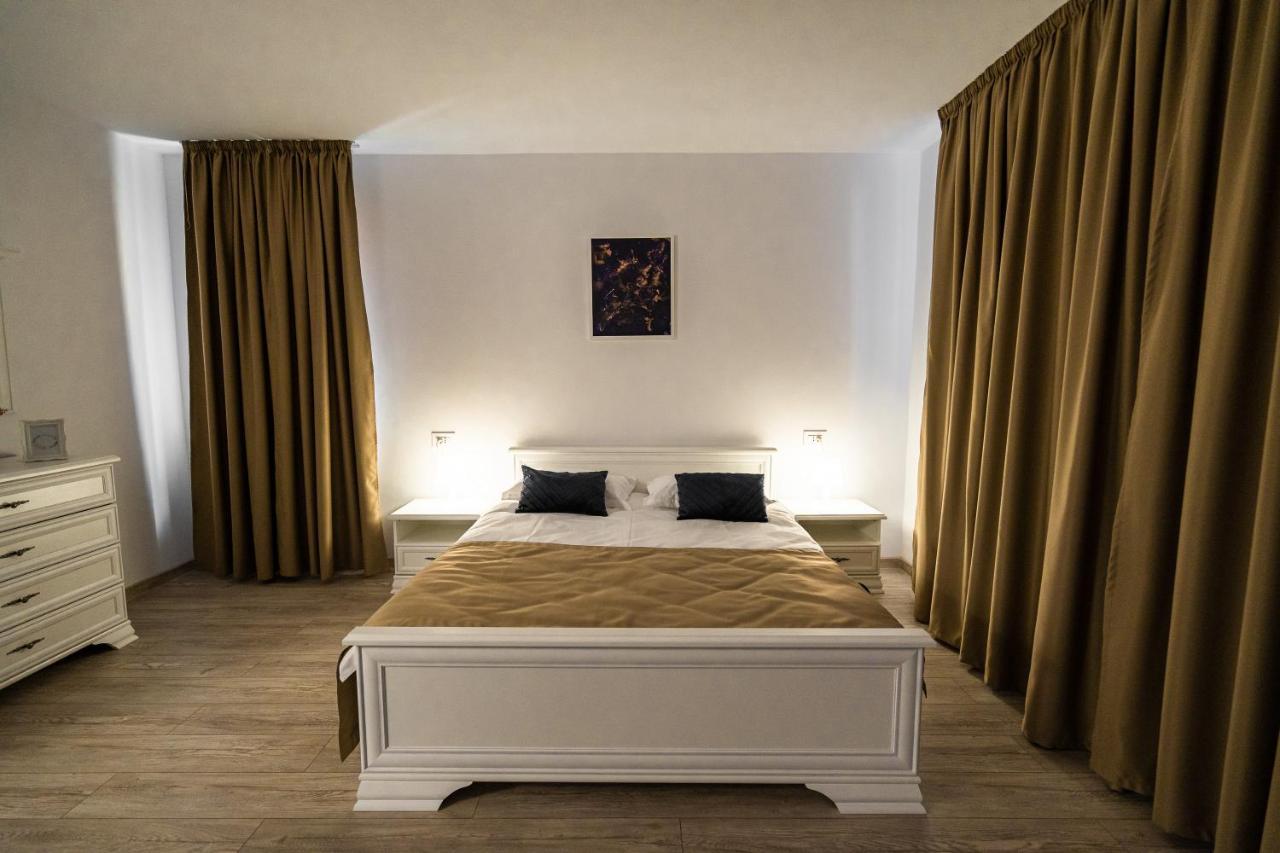 Armada Aparthotel Alba Iulia Esterno foto